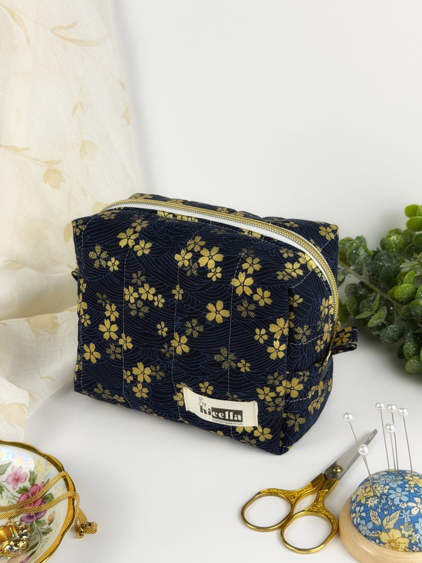 Kin Hana- Regular size Make-up Bag